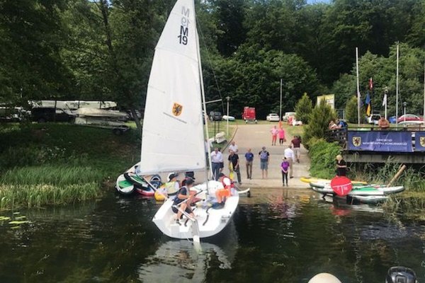 Pomorskie: Łodzie do nauki żeglowania trafiły do dwóch gmin