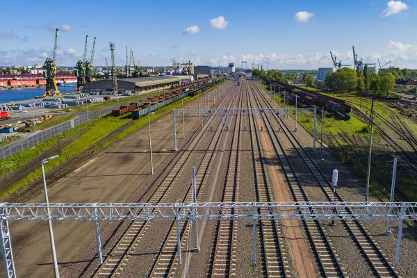 Prace PLK w porcie w Szczecinie przekroczyły półmetek