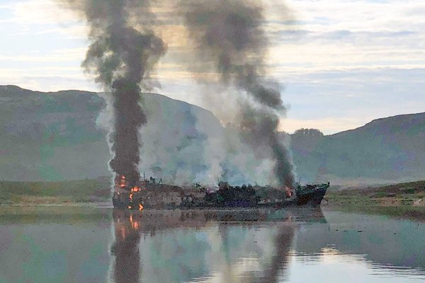 Na dalekiej północy Norwegii spłonął rosyjski statek rybacki