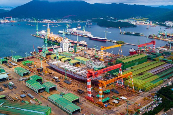 Siedmioletni szczyt zamówień na nowe statki odnotowany w I półroczu - armatorzy kontene...