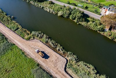 Prace przy drugiej części budowy drogi wodnej łączącej Zalew Wiślany z Z...