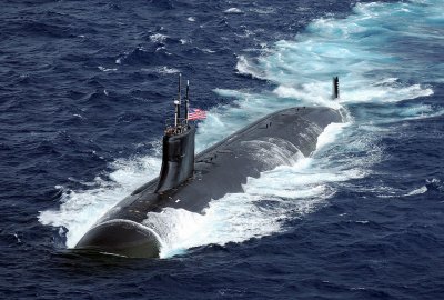 Amerykański okręt podwodny o napędzie atomowym zderzył się z nieznanym o...