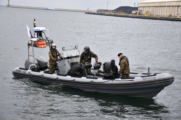 Nurkowie-minerzy z 13. Dywizjonu Trałowców w akcji