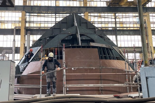 Powstają sekcje nowego statku pożarniczego Strażak-28