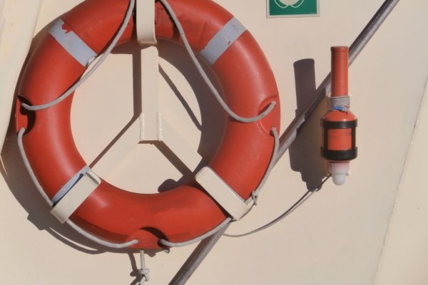 W katastrofie malgaskiego statku zginęło 39 osób; rozbił się też śmigłowiec wysłany na ...