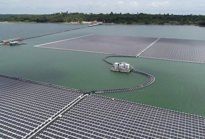 Nowa pływająca elektrownia słoneczna w Tajlandii pływająca elektrownia słoneczna w Tajlandii