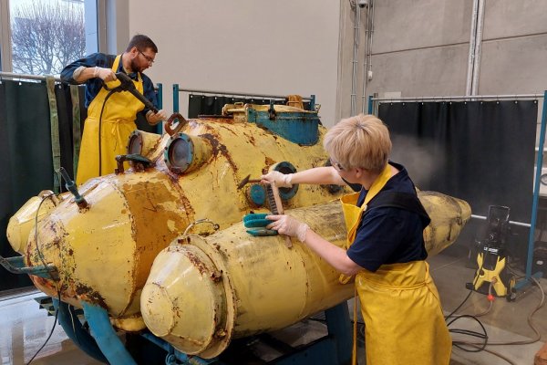 Pierwszy etap konserwacji zabytkowego pojazdu podwodnego Delfin II