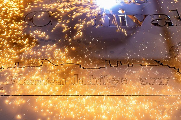 Meyer Werft: Cięcie stali pod budowę statku napędzanego LNG