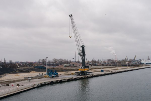 Żuraw Liebherr zwiększy operacyjność w Porcie Gdańskim Eksploatacja SA