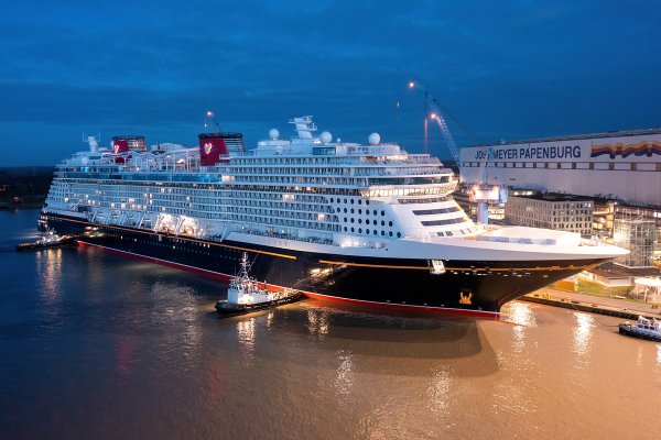 Stocznia Meyera zwodowała wycieczkowiec na LNG dla Disneya