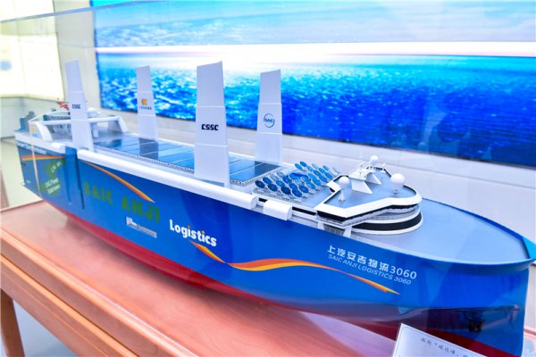 Największe na świecie samochodowce dual-fuel zamówione w Chinach