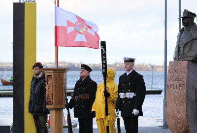 Morawiecki: niewiele jest w naszej historii wydarzeń niosących tak wielk...
