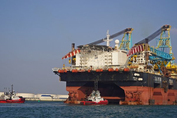 Jeden z największych na świecie dźwigowców Saipem 7000 uległ wypadkowi