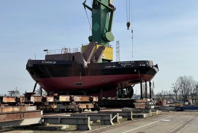 Strażak-28 (Fot.: ZMPSiŚ SA) Strażak-28 opuścił halę stoczni Remontowej Shipbuilding SA