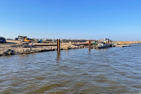 Konstrukcje przyczółków i umocnienia brzegów na budowie mostu w Nowakowie