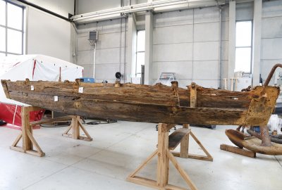 Ze Śląska na Pomorze. Muzealnicy z Gdańska konserwują kopalniane łodzie wydobyte z mułu...