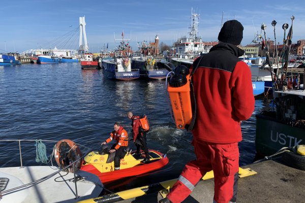 Rozlew olejowy w porcie morskim Ustka