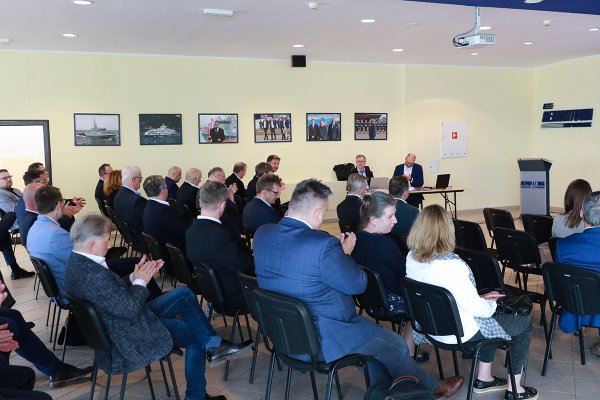 FORUM OKRĘTOWE: Spotkania poświęcone ściślejszej współpracy polskich firm