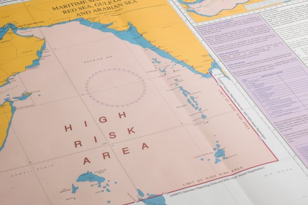 Koniec papierowych map morskich?