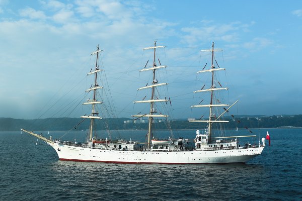 Uniwersytet Morski w Gdyni zaprasza na pokład Daru Młodzieży!