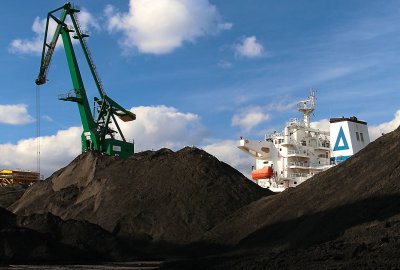 Premier: w portach są 4 miliony ton węgla