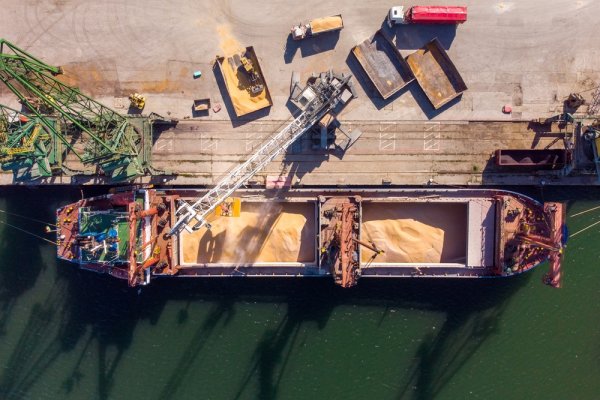 Turcja zatrzymała rosyjski statek z ukradzionym ukraińskim zbożem