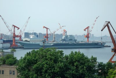 Chiński lotniskowiec w pobliżu Tajwanu przed spotkaniem prezydent Caj w USA