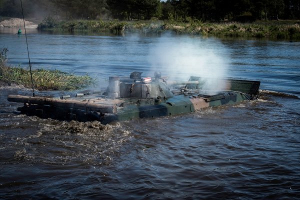 Przeprawa przez Narew w ramach ćwiczeń Anakonda-23