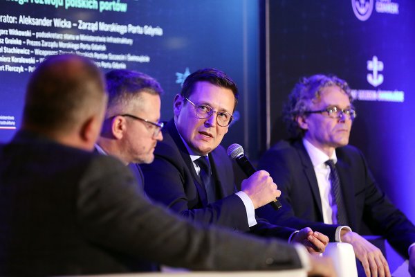 PCS poprawi konkurencyjność polskich portów morskich