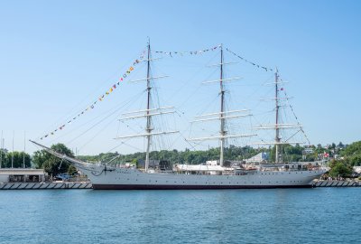 Dar Pomorza (Fot.: Jarosław Mazurkiewicz / NMM w Gdańsku) Tłumy turystów na Darze Pomorza