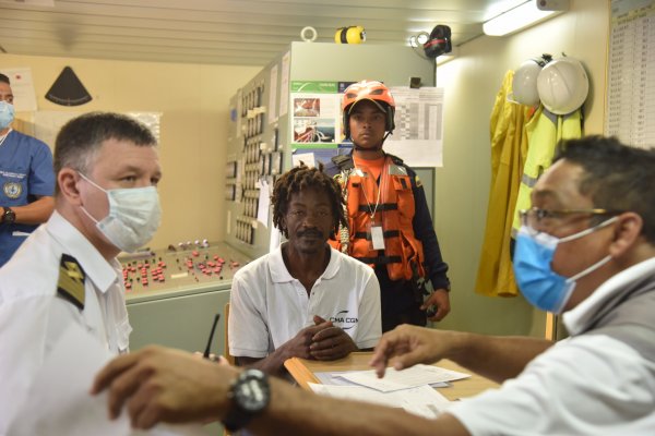 Uratowano mężczyznę w łodzi dryfującej na morzu przez 24 dni