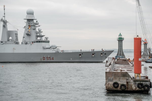 W porcie Marynarki Wojennej ponownie zacumował włoski niszczyciel Caio Duilio