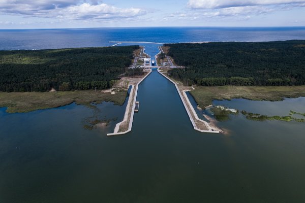 Prezydent, premier i prezes PiS wezmą udział w uroczystości otwarcia kanału żeglugowego...