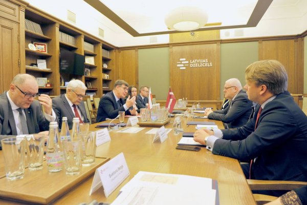 PKP zainteresowane rozwojem przewozu ładunków przez porty Łotwy