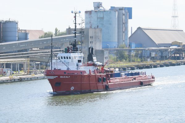 Wielozadaniowy holownik Bazalt ma nowego właściciela