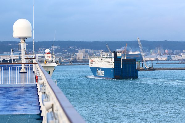 Port Gdynia: Czasowe wstrzymywanie ruchu statków w wejściu wewnętrznym