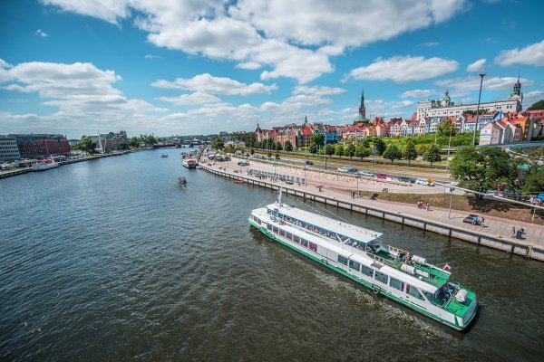 PŻM chce sprzedać dwie jednostki białej floty