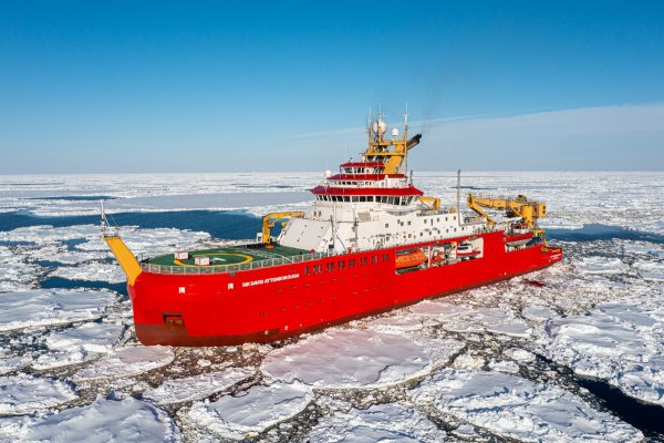 RRS Sir David Attenborough w próbach wyposażenia badawczego