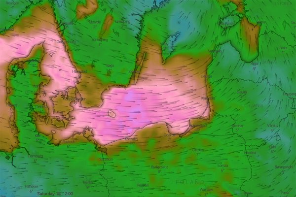 W nocy na Wybrzeżu wiatr do 125 km/h, na Bałtyku fale do 11 m
