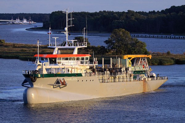 Toczą się prace czerpalne na Torze Podejściowym do Portu Gdynia