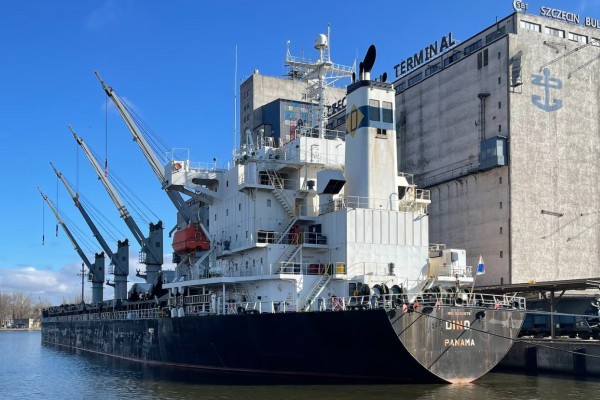 ZMPSiŚ SA: Statek Dino z przełomowym zanurzeniem