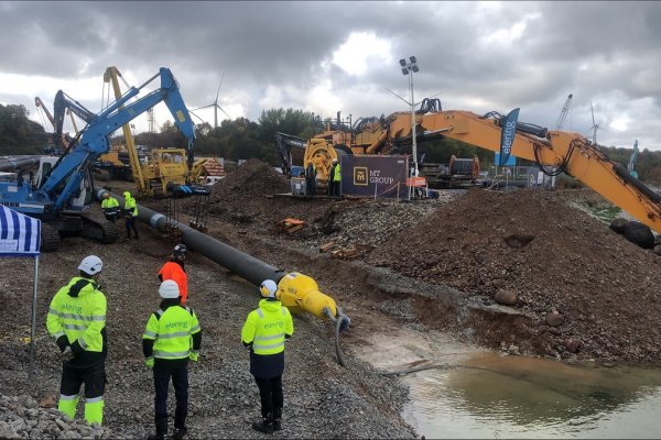 Estonia: Do użytku oddano rurociąg mający zaopatrywać konsumentów w gaz z pływającego t...