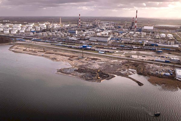 Wykonawca: budowa Morskiego Terminalu Przeładunkowego Grupy Orlen postępuje