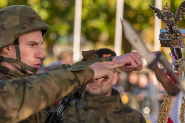 Niemal 250 żołnierzy złożyło przysięgę przed ORP Błyskawica