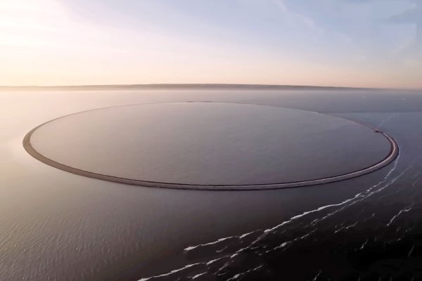 Sztuczna wyspa na Zalewie Wiślanym