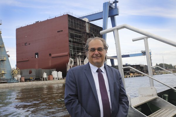 Minister Marek Gróbarczyk: Proces budowy naszych promów przebiega bez opóźnień