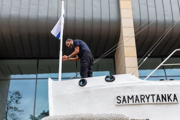 Podniesiono muzealną banderę na Samarytance