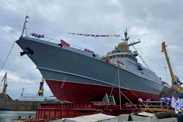 Ukraina: Media opublikowały zdjęcia uszkodzonego w sobotę okrętu rosyjskiej Floty Czarn...