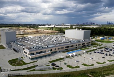 Nadmorska fabryka zielonej energii w Gdańsku zasilana wiatrem