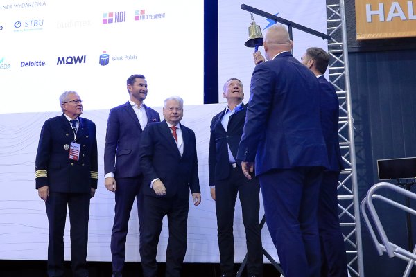 Dźwiękiem dzwonu okrętowego rozpoczęto targi Baltexpo 2023!